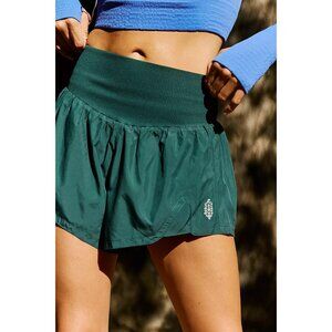 🆕 FP MOVEMENT Carpe Diem Shorts / Evergreen